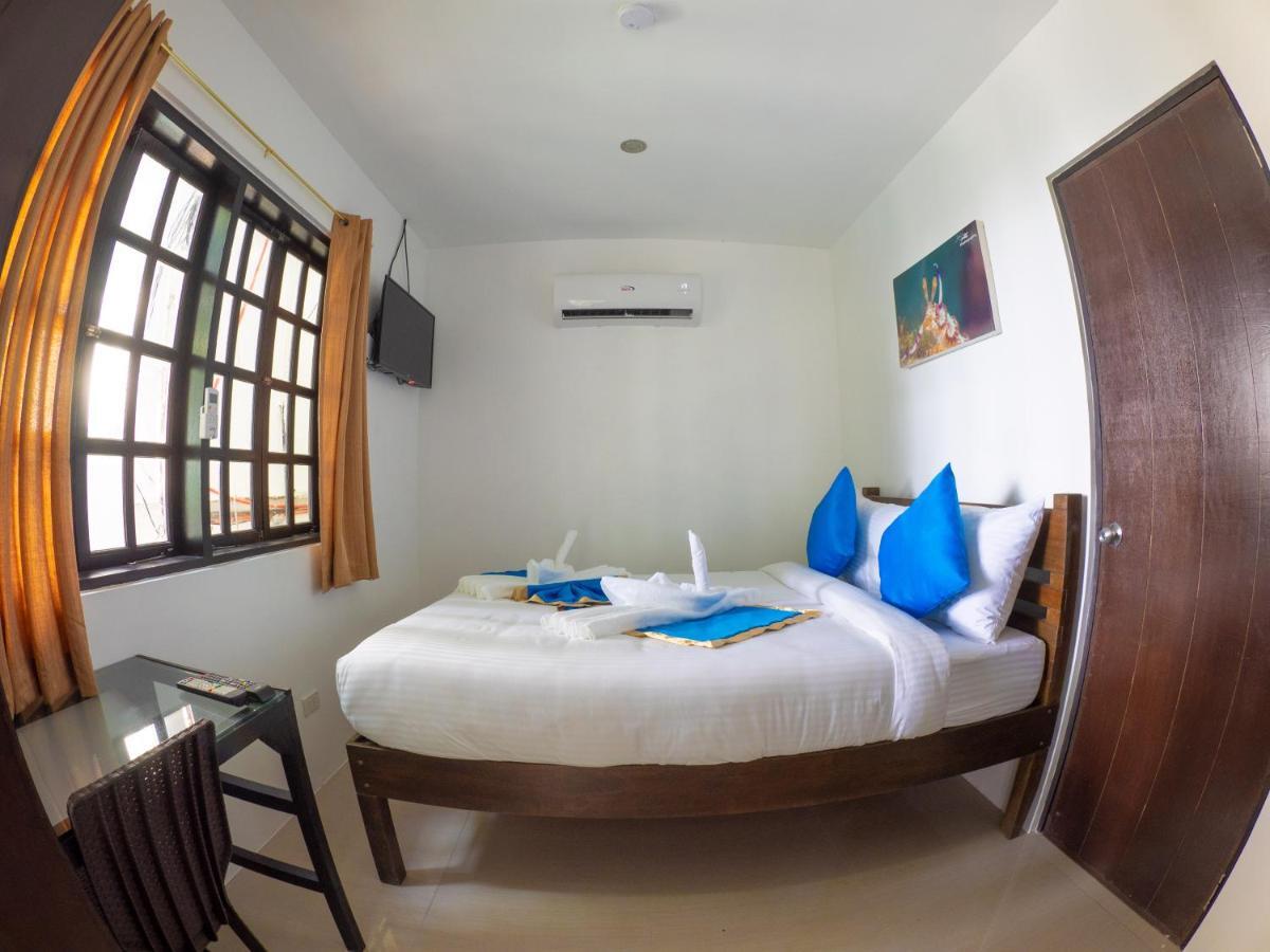 Blue Ribbon Dive Resort Mabini  Exterior photo